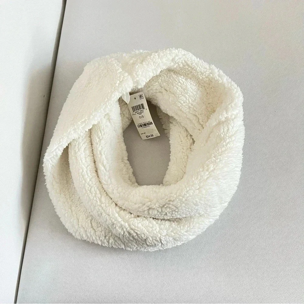 Jenni Fluffy Sherpa Fleece Infinity Scarf Beige Ivory Cream New
